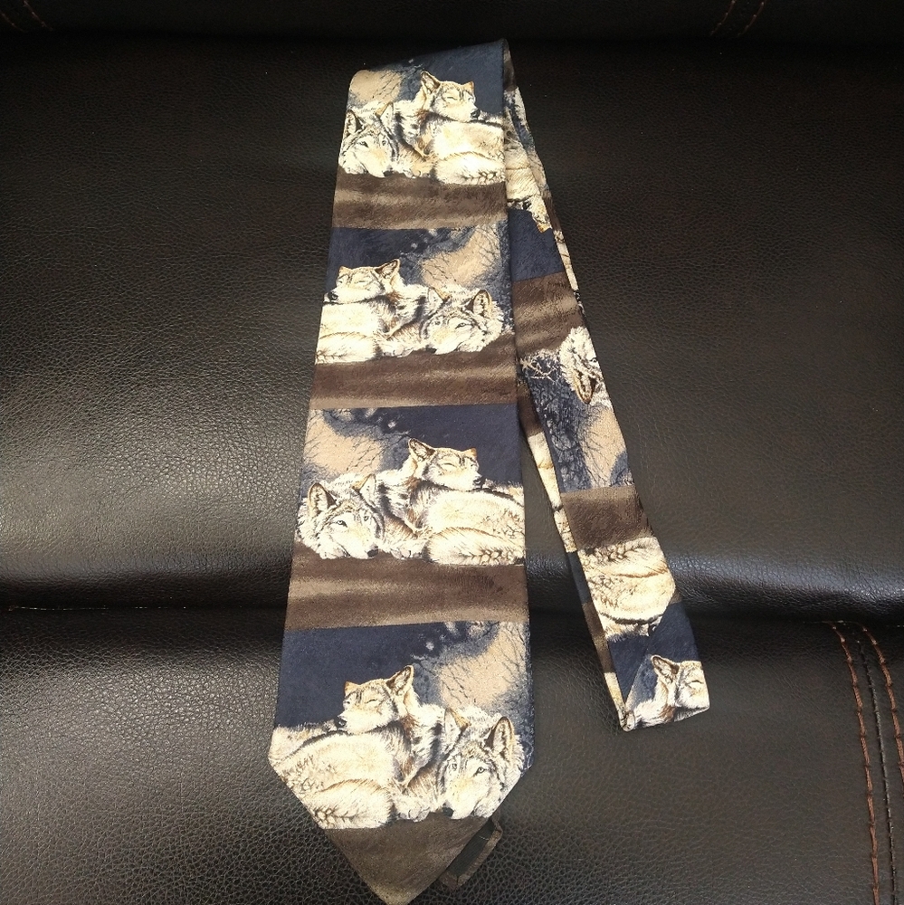 Endangered Species Tie